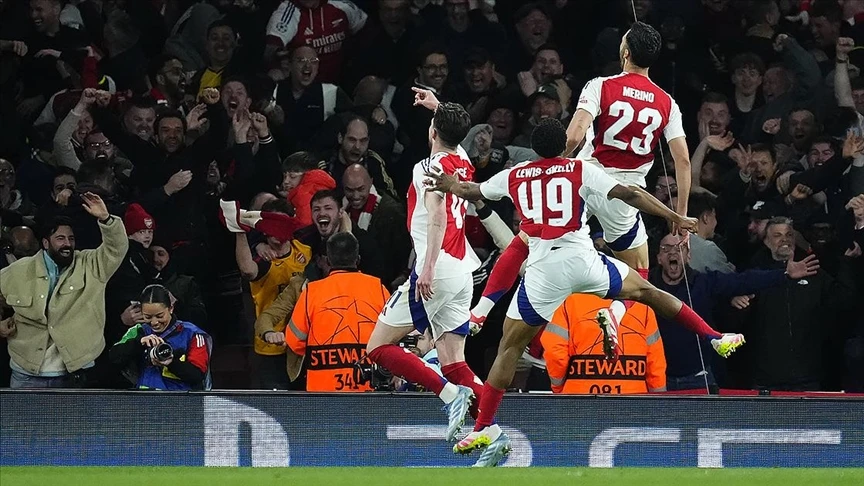 Arsenal, farklı kazandığı haftada Premier Lig'in zirvesine yerleşti