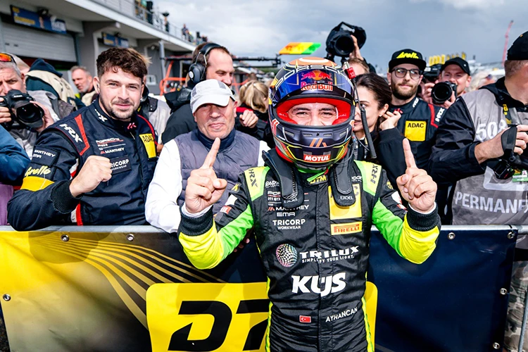Otomobil sporcusu Ayhancan Güven, DTM'de şampiyon oldu