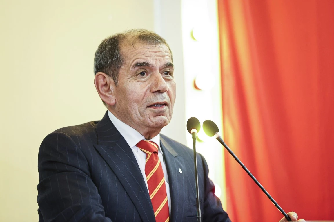 Galatasaray Kulübü Başkanı Dursun Özbek: Futbol takımımız, ekim ayına mutlu ve gururlu bir şekilde girmemizi sağladı