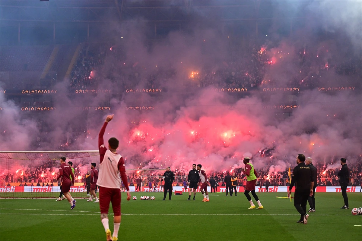 Galatasaray, RAMS Park'ta taraftarı önünde çalıştı