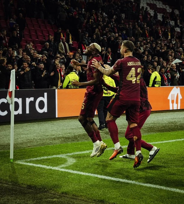 Galatasaray, Osimhen'in 3 golüyle Ajax'ı deplasmanda yendi