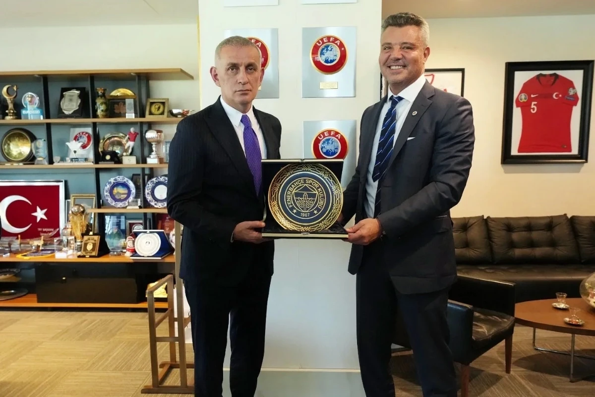 Fenerbahçe Kulübü Başkanı Sadettin Saran, TFF Başkanı Hacıosmanoğlu'nu ziyaret etti