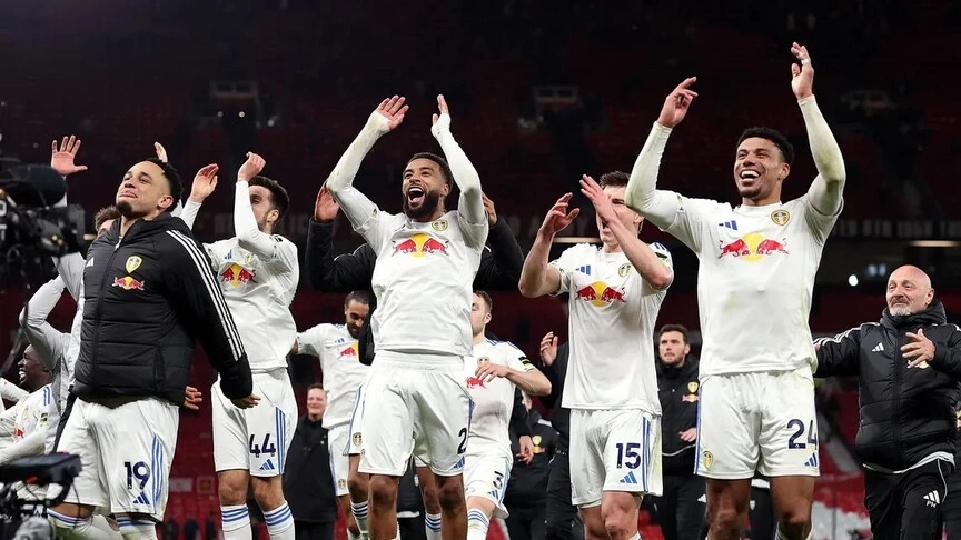 Premier Lig'de Leeds United, 45 yıl aradan sonra Old Trafford'da galip geldi