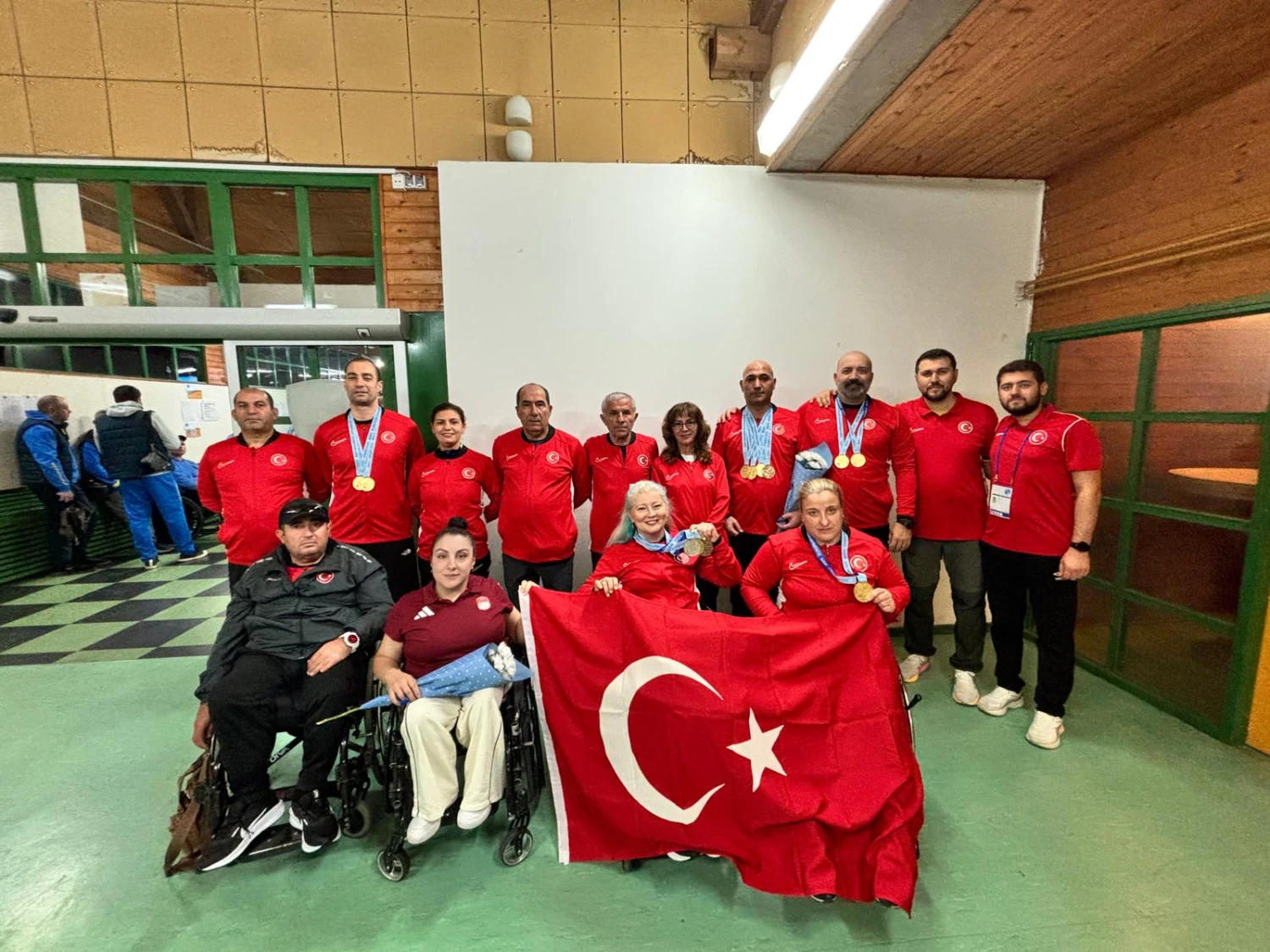 Milli para atıcılar, Avrupa Şampiyonası'nın son gününde 3 madalya kazandı