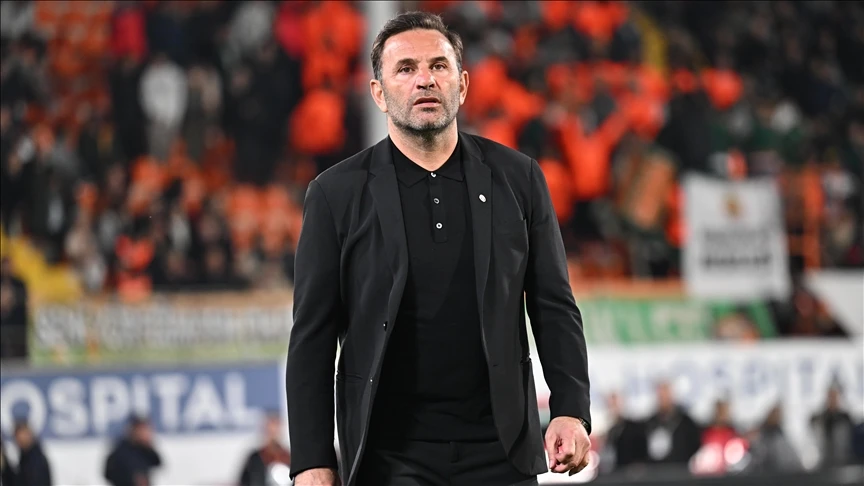 Dördüncü şampiyonluğa giden Okan Buruk, Ahmet Suat Özyazıcı'yı yakalayacak