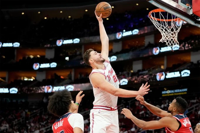 Rockets, Alperen Şengün'ün "double-double" performansıyla Wizards'ı yendi