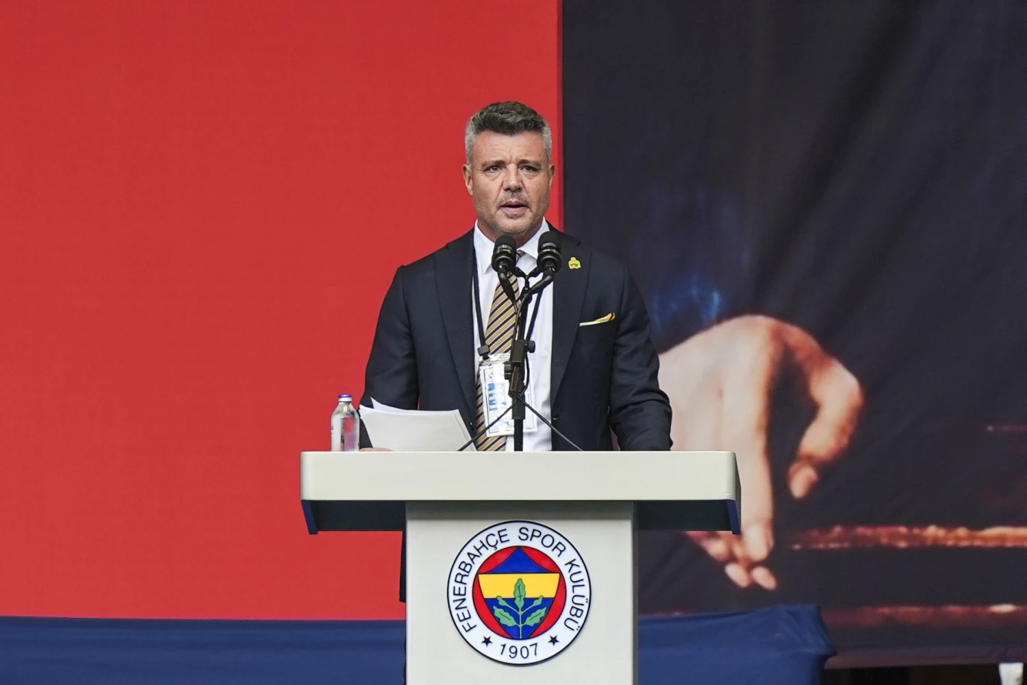 Fenerbahçe'nin yeni başkanı Sadettin Saran