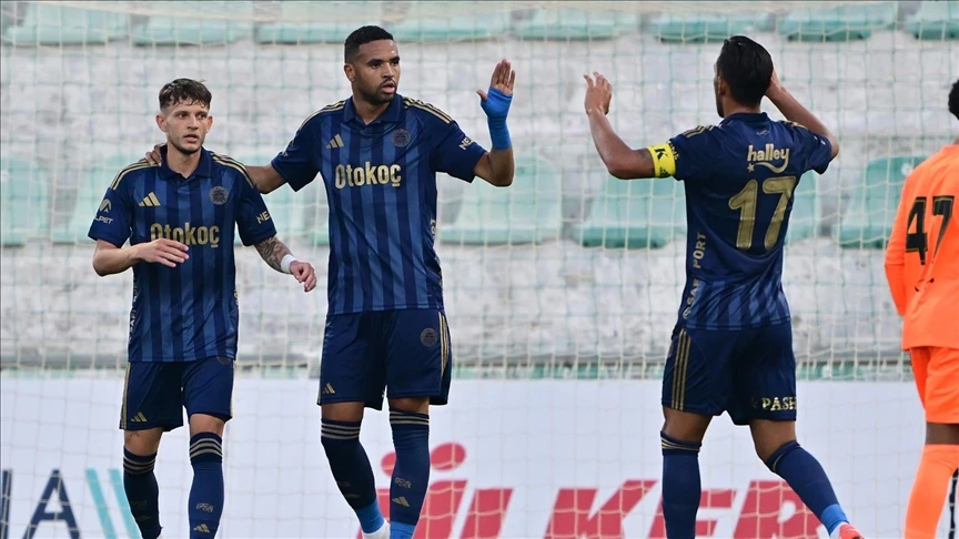 Fenerbahçe, Portekiz kampını yarın oynayacağı Benfica maçıyla tamamlayacak