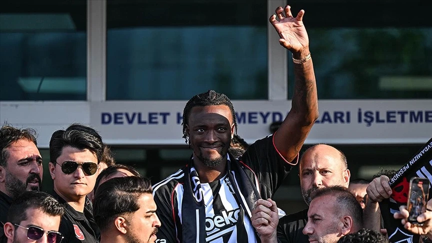 Tammy Abraham, Beşiktaş için İstanbul'a geldi