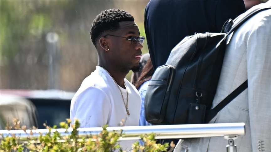 Jhon Duran, Fenerbahçe için İstanbul'da