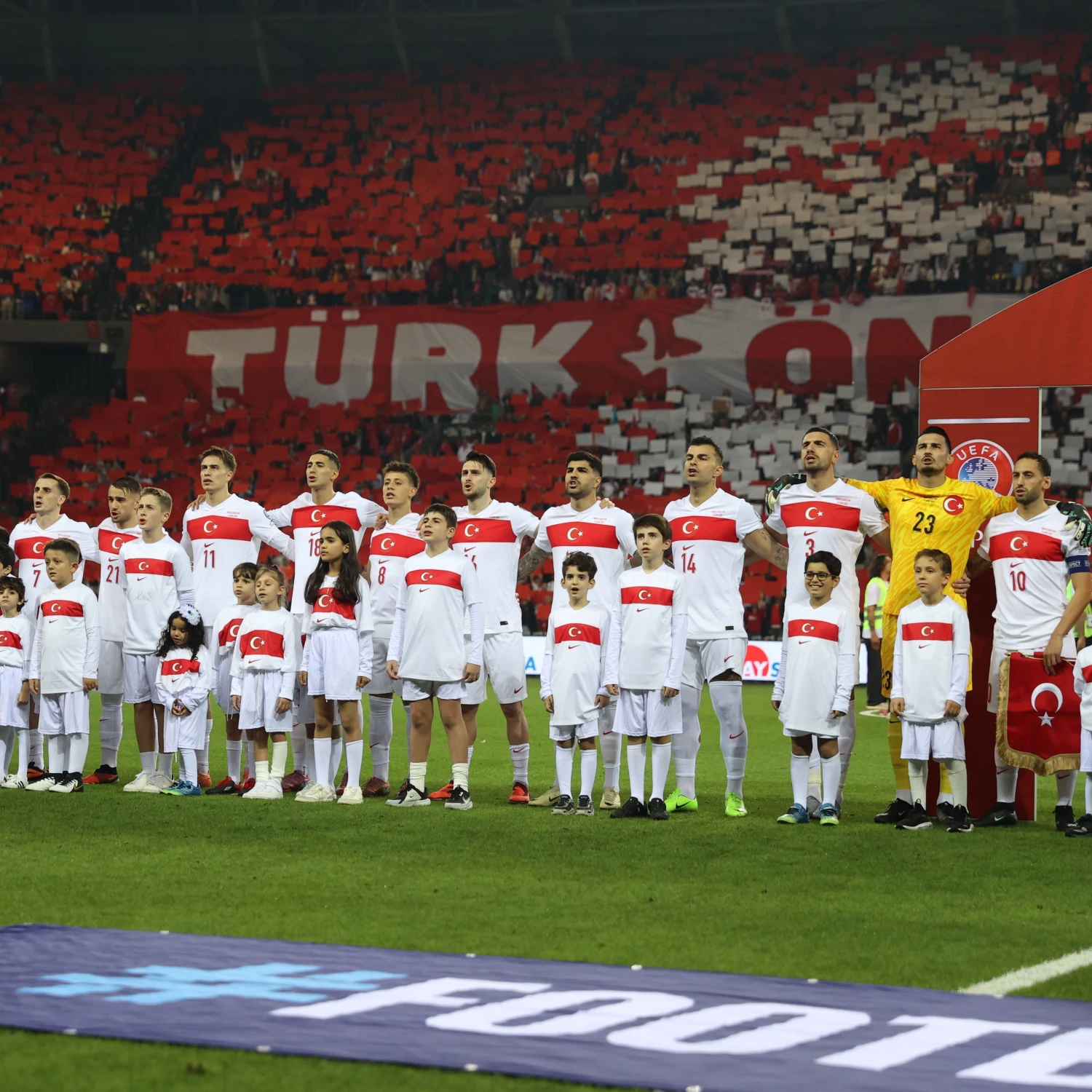 A Milli Futbol Takımı grubu ilk ikide bitirmeye çok yaklaştı